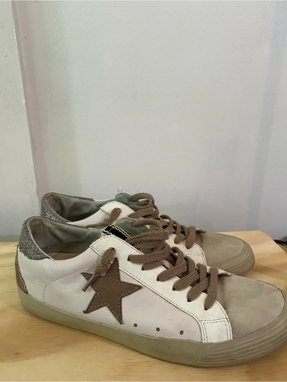 Golden Goose Style Shushop Casual Women's Lace-Up Sneakers in Beige and White